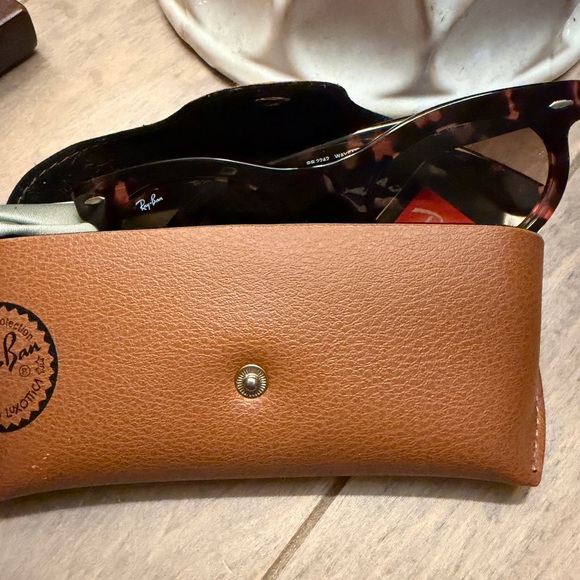 Ray-Ban Classic Tortoise Sunglasses - Picture 7 of 11